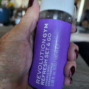 Revolution finishing spray